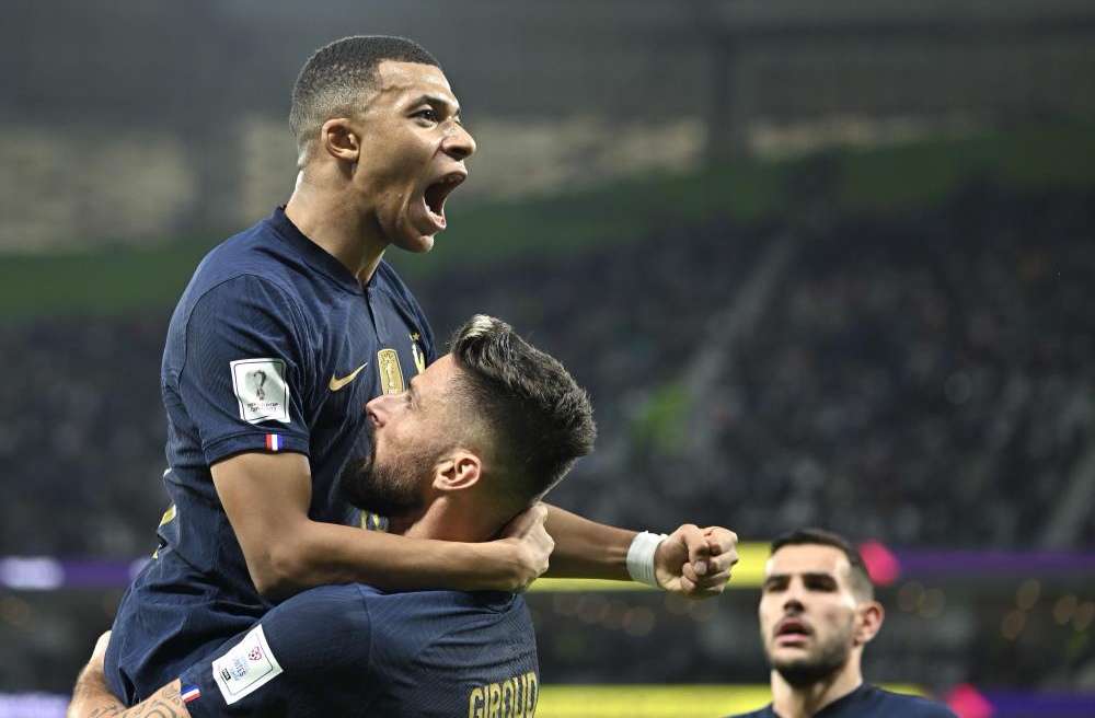 波兰队完胜英格兰队,许昕带队取胜 波兰队完胜英格兰队,许昕带队取胜