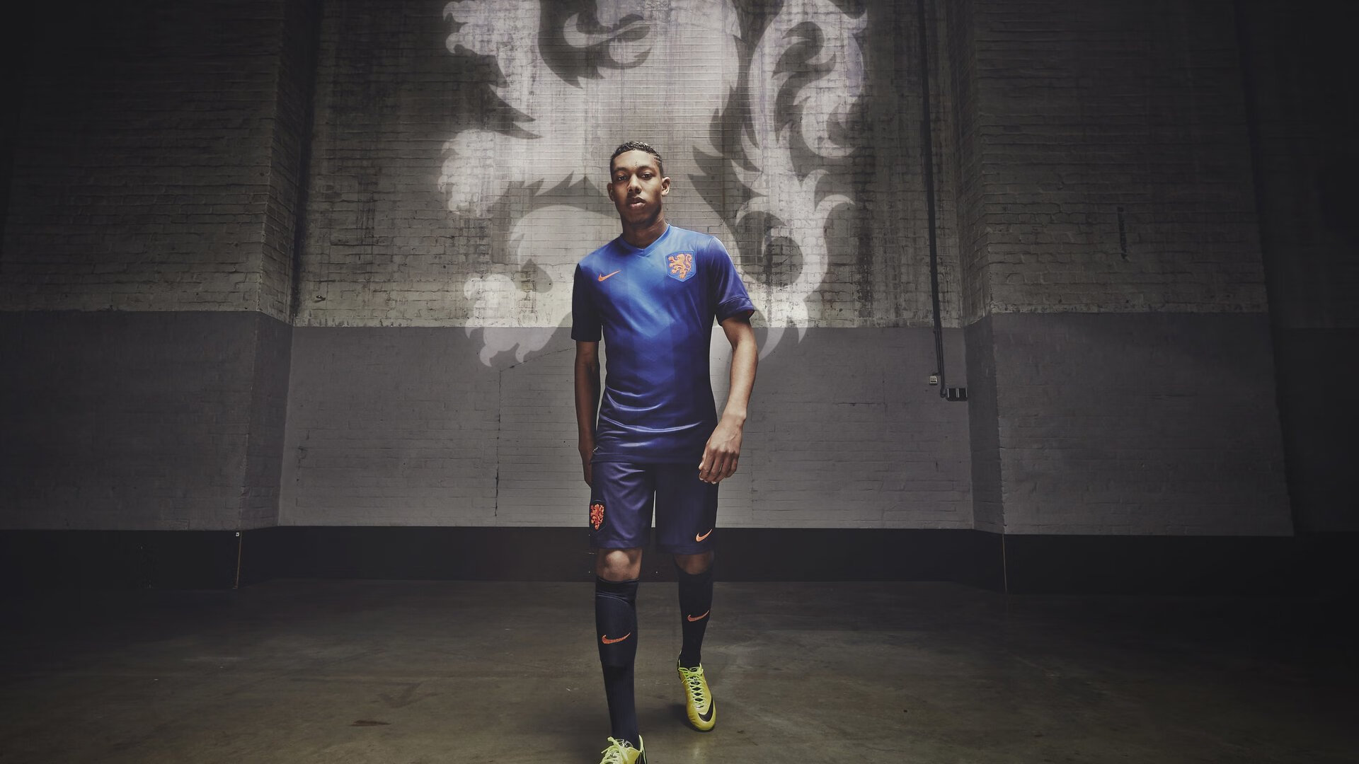 巴雷拉攻防两端统治,巴拉圭翻盘那不勒斯,一场战术与意志的经典逆转