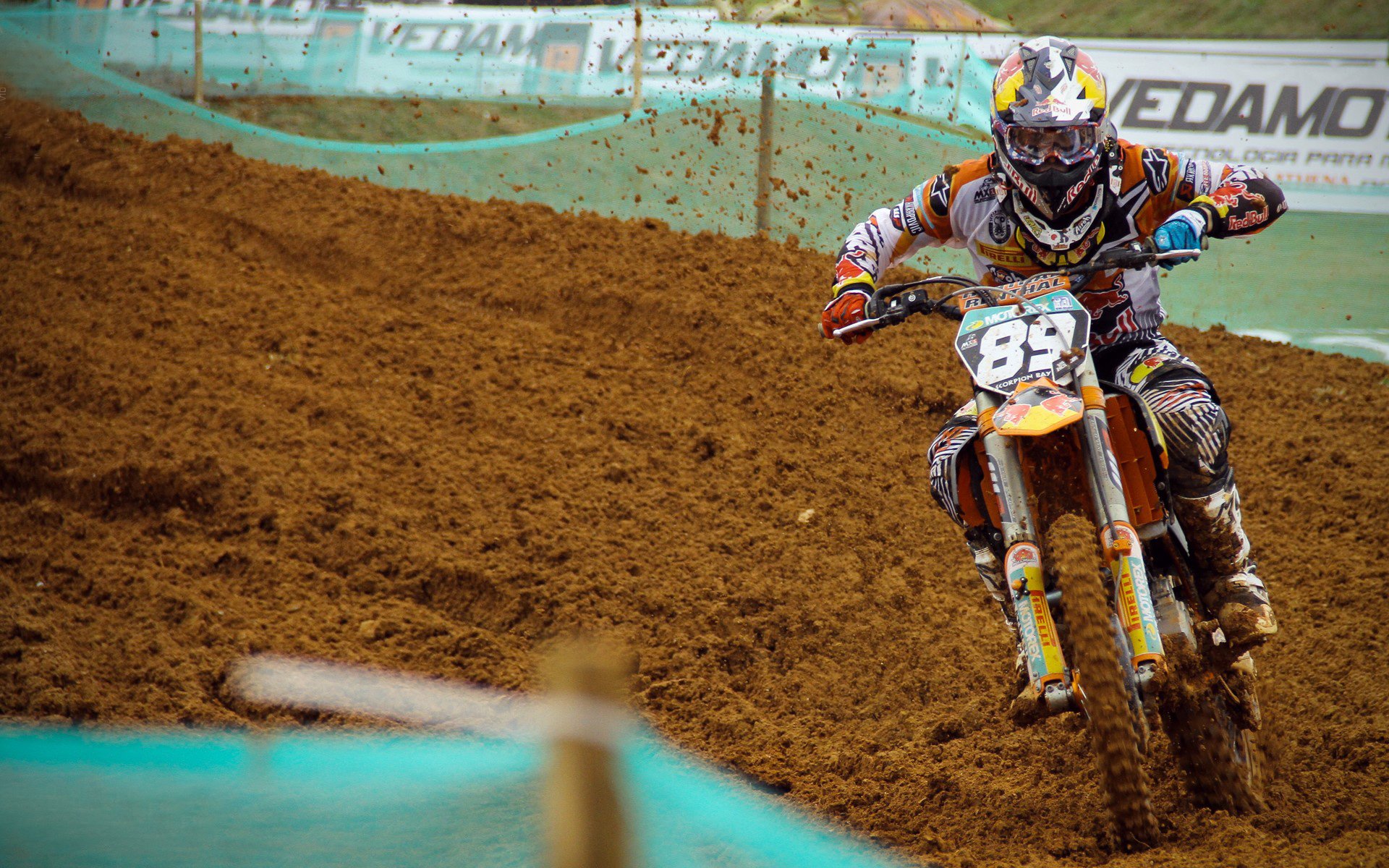 欧冠淘汰赛焦点战,西班牙战术完胜,终结马里黑马传奇